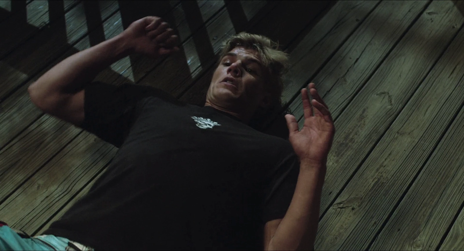 Shark Night 3D screenshot 2