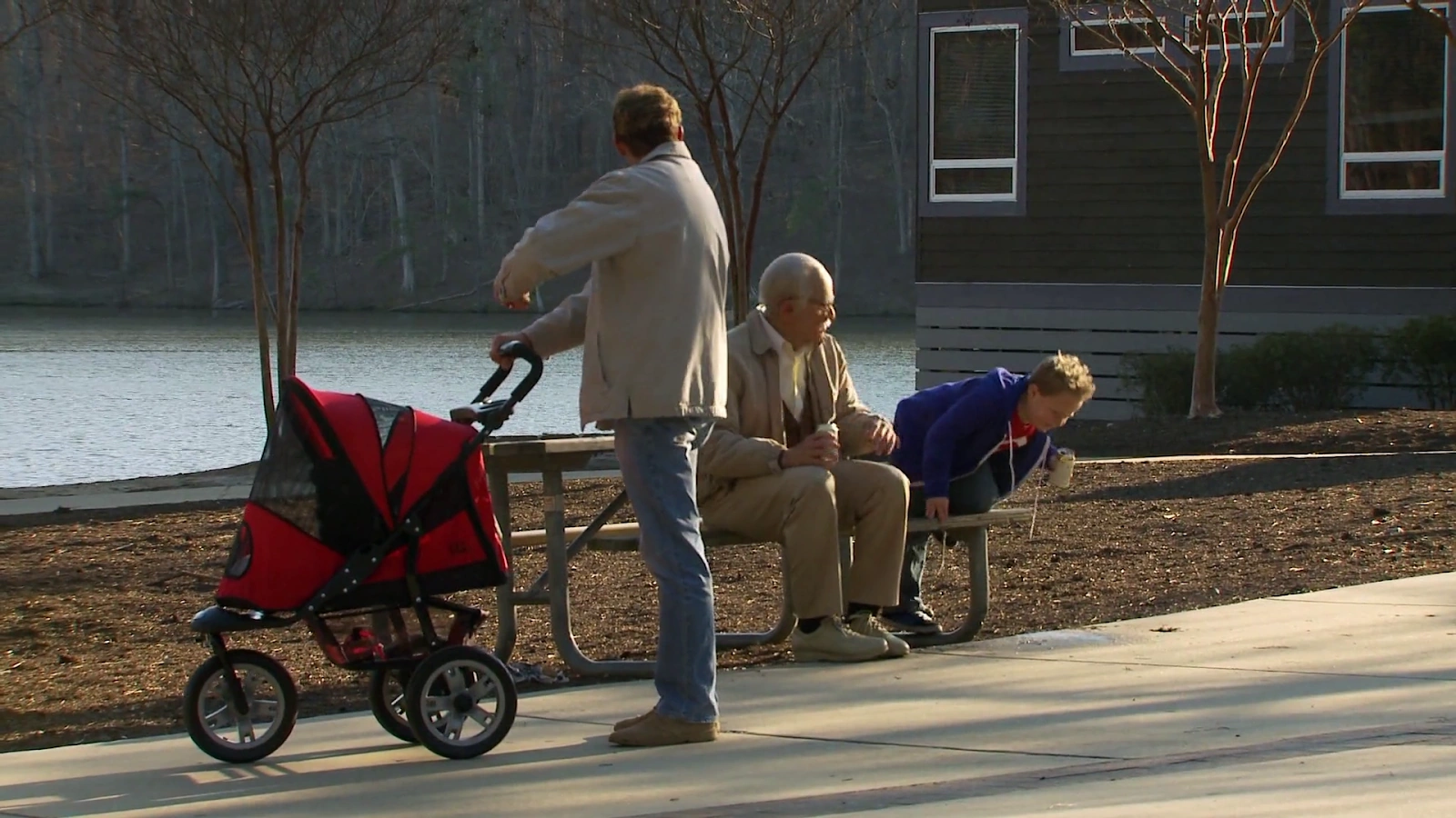 Jackass Presents: Bad Grandpa screenshot 1