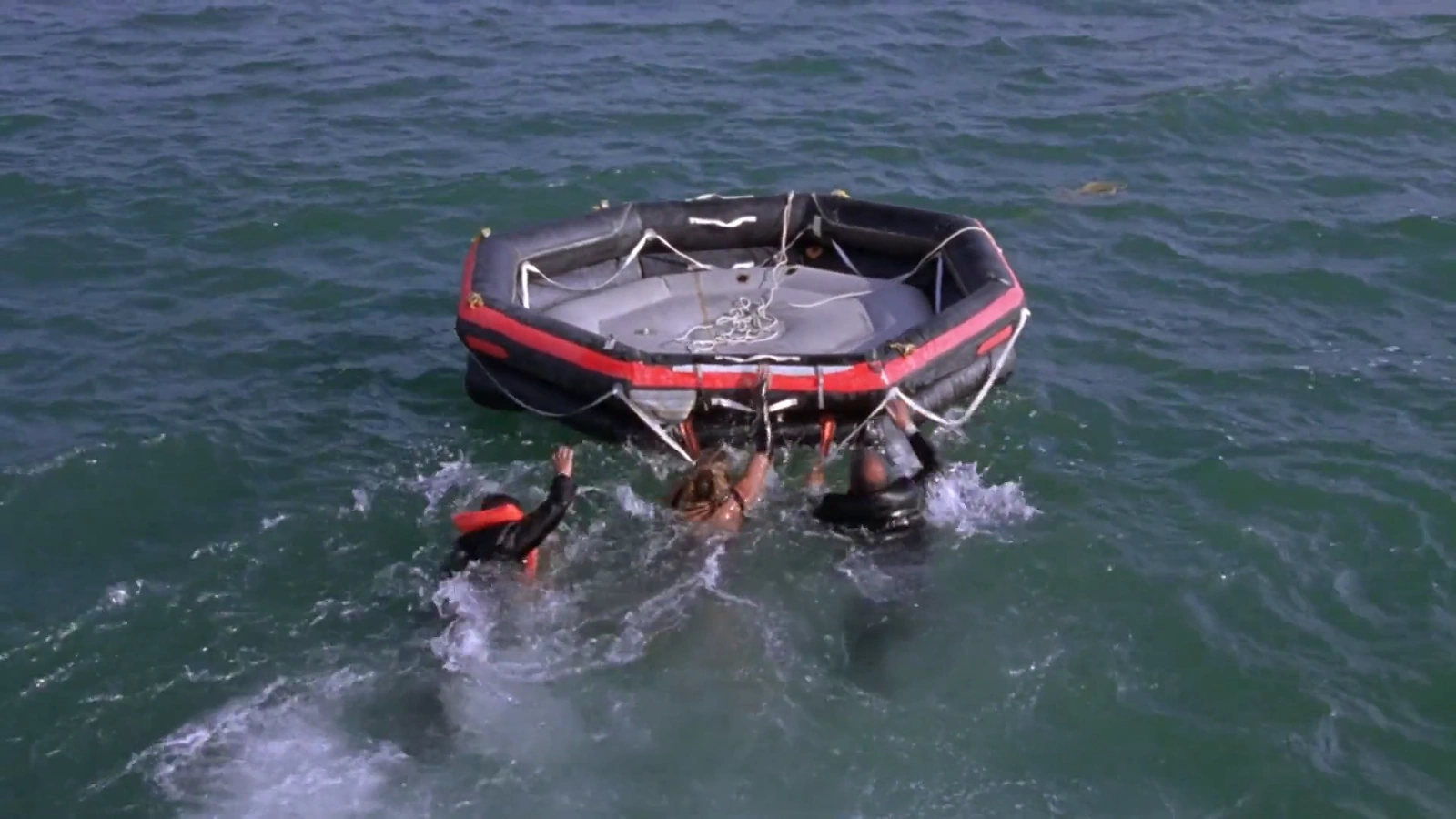 Shark Attack 3: Megalodon screenshot 4
