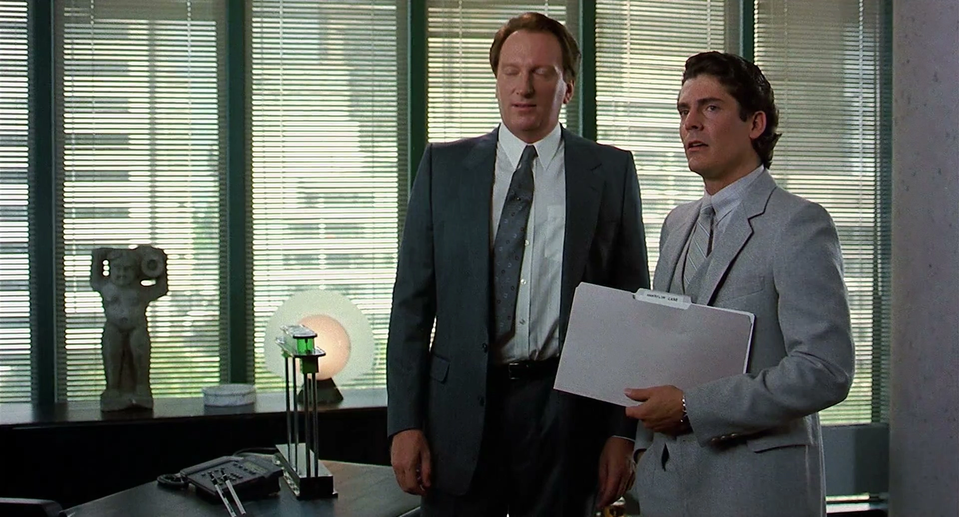 Who's Harry Crumb? screenshot 3
