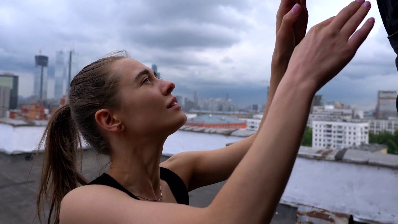 Skywalkers: A Love Story screenshot 3