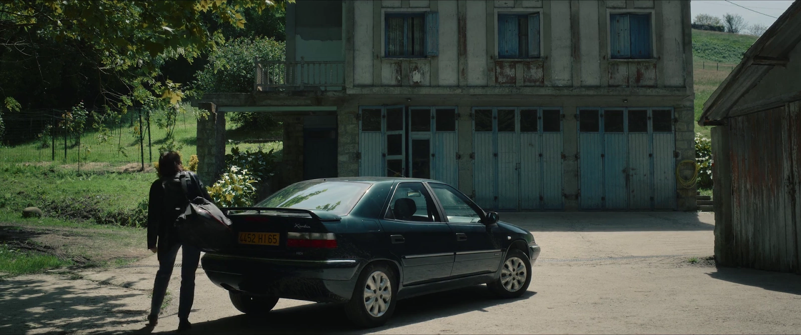 She Walks in Darkness screenshot 5