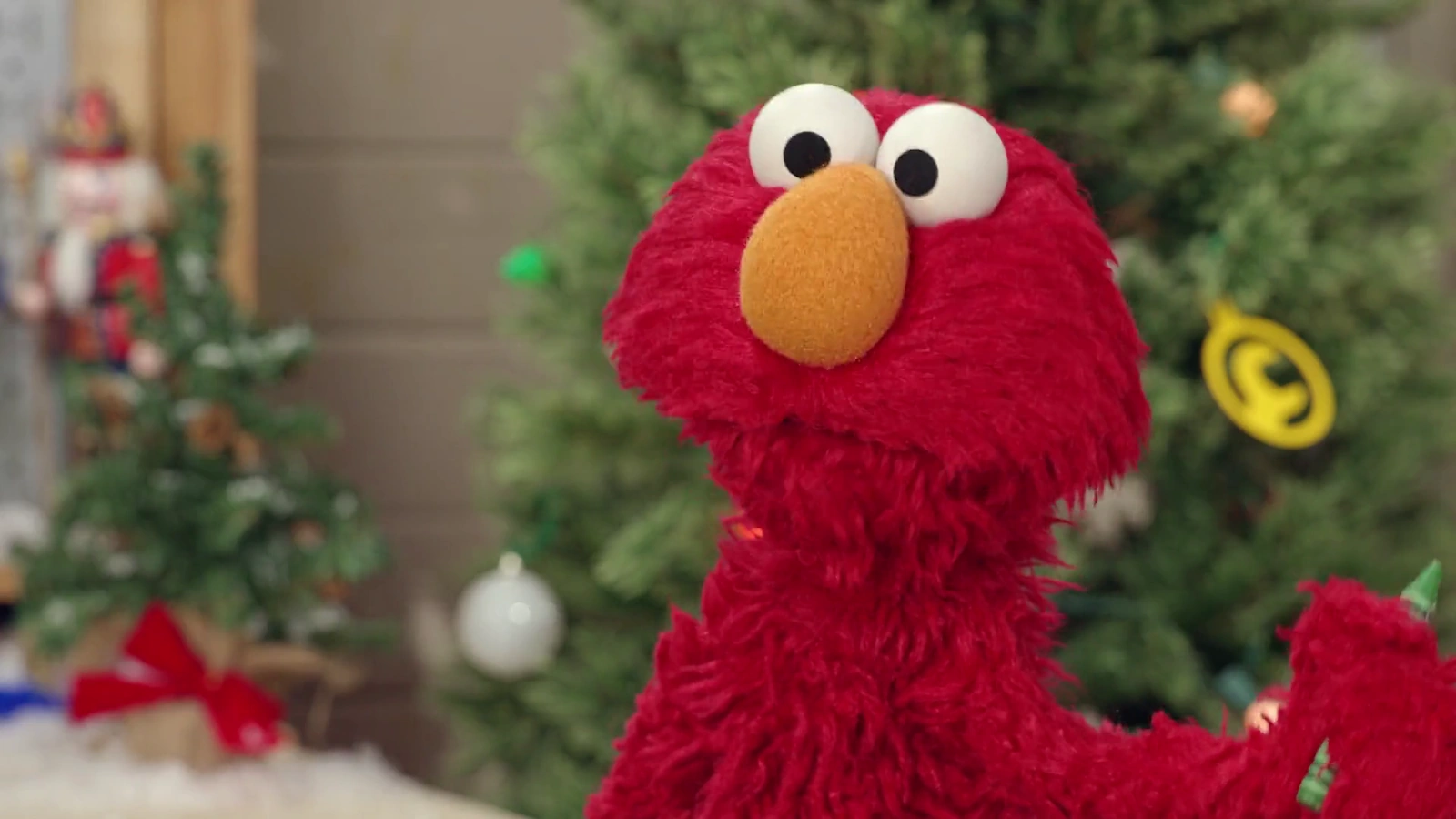 Elmo and Mark Rober's Merry Giftmas screenshot 4