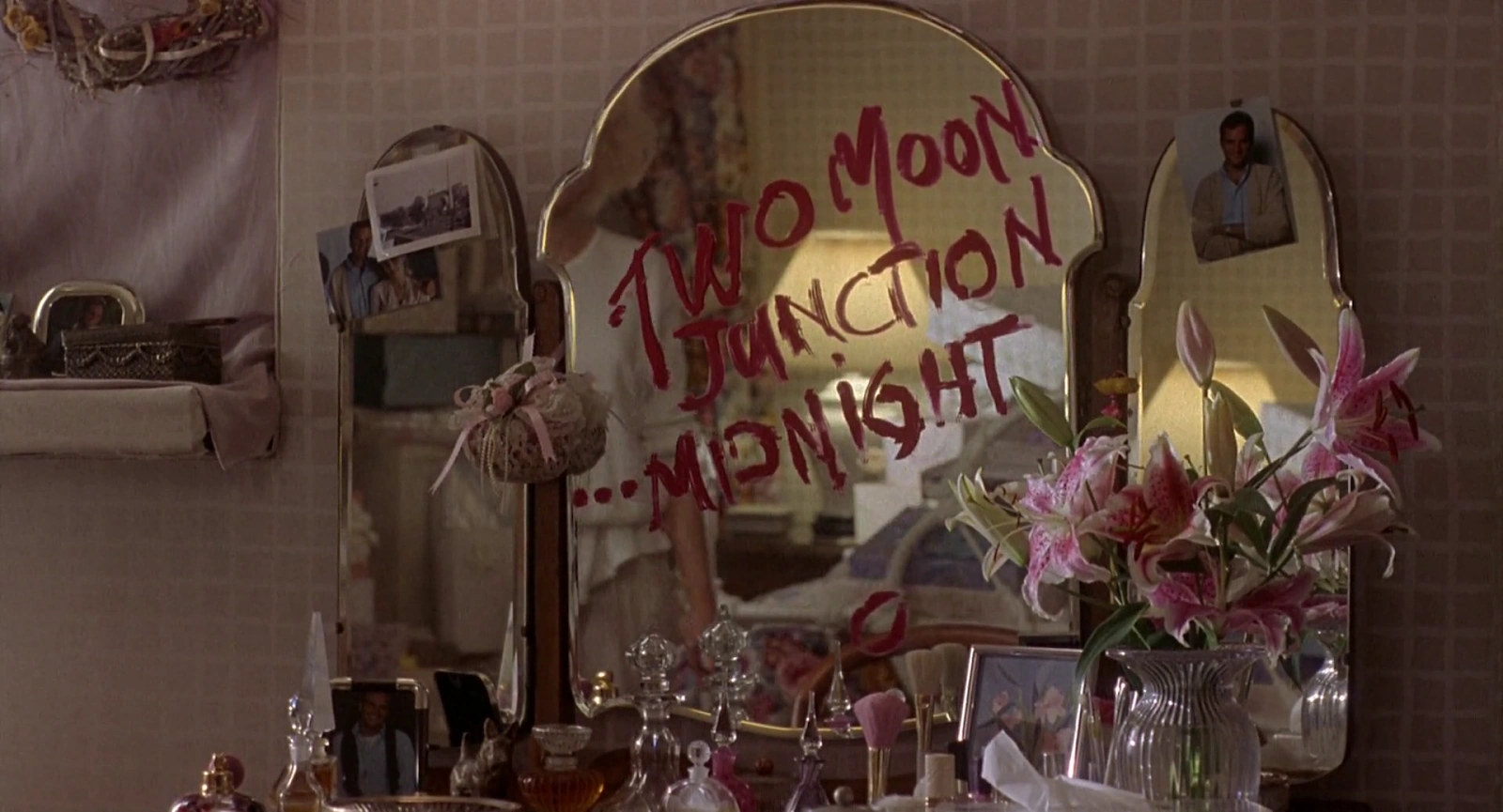 Two Moon Junction screenshot 5