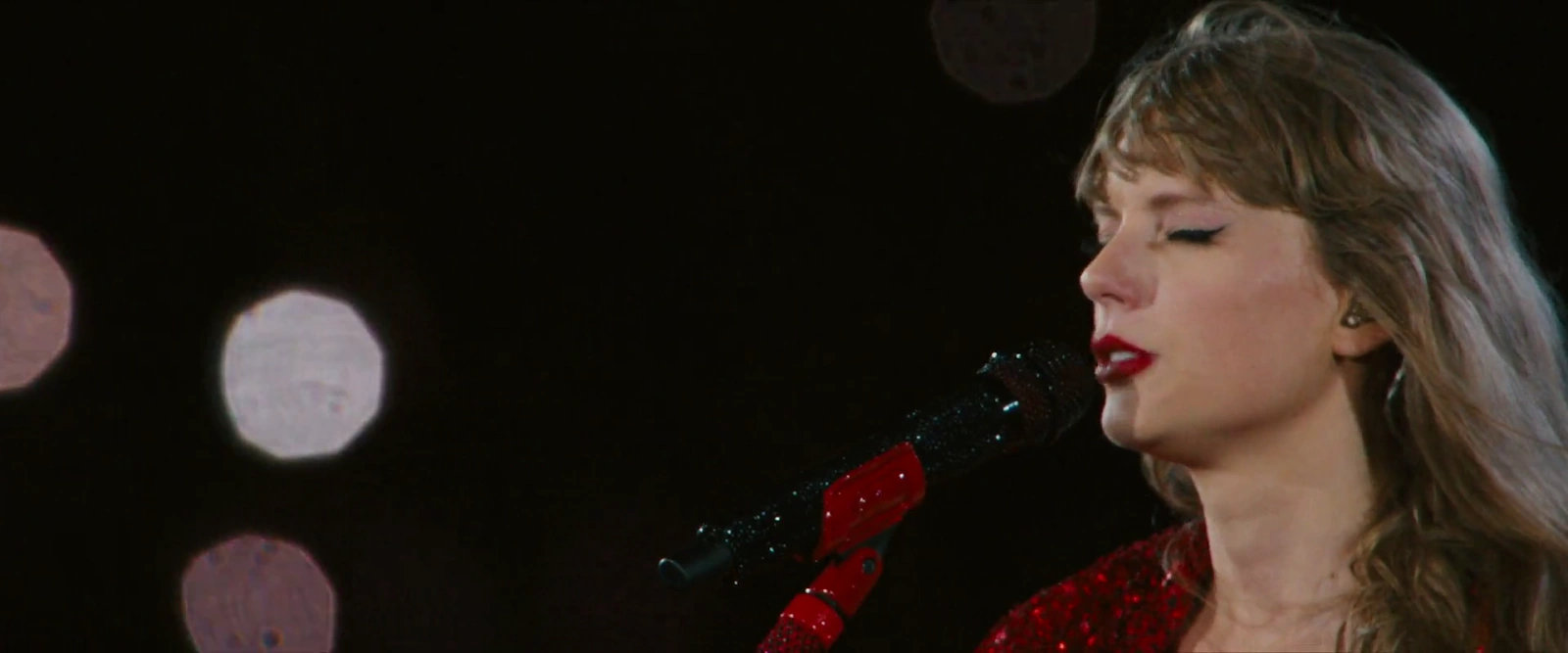 TAYLOR SWIFT | THE ERAS TOUR screenshot 3