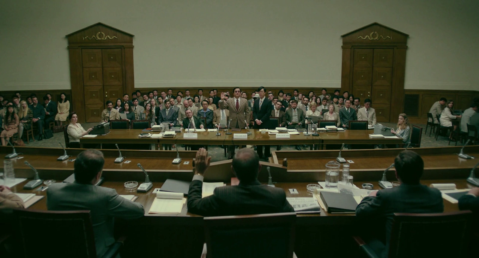 The Man Standing Next screenshot 1