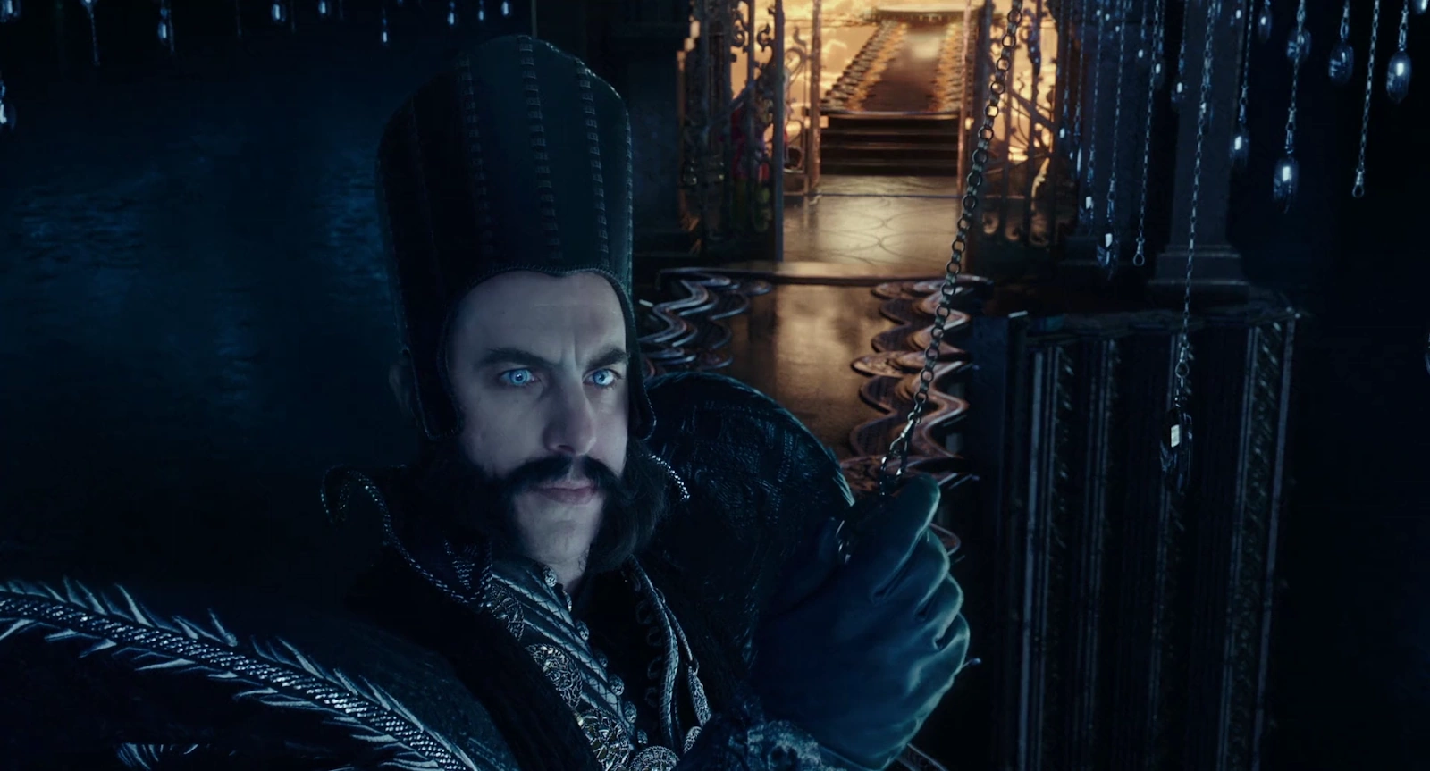 Alice Through the Looking Glass screenshot 2