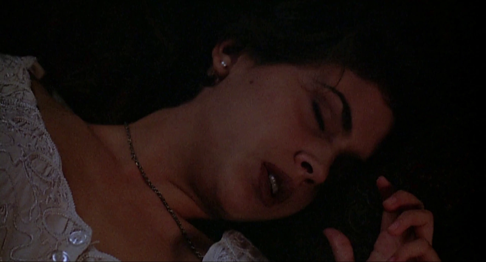 Embrace of the Vampire screenshot 3