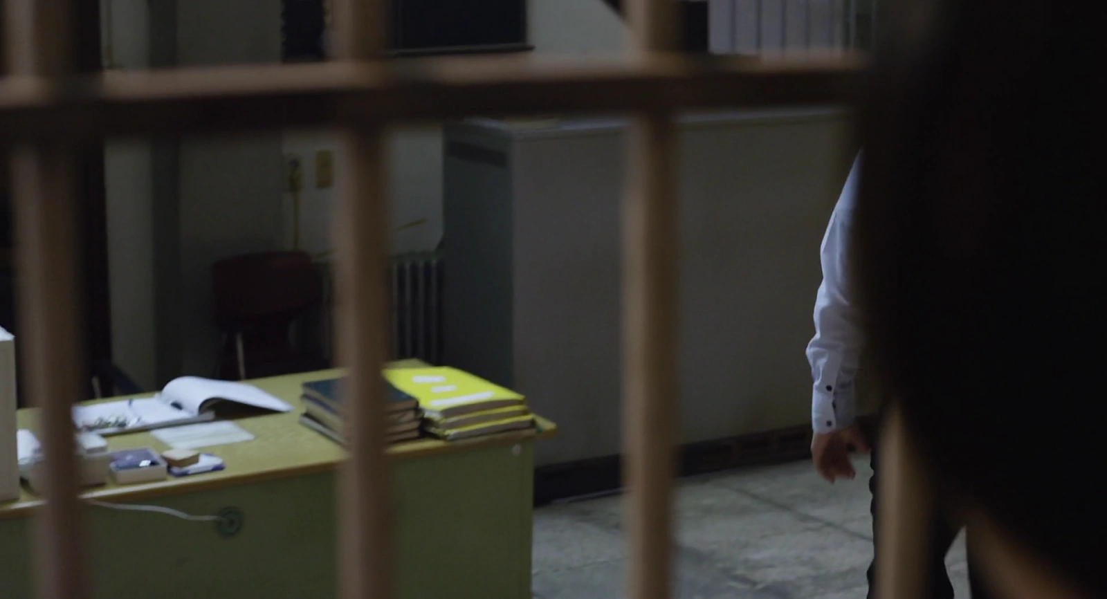 A Girl at My Door screenshot 2