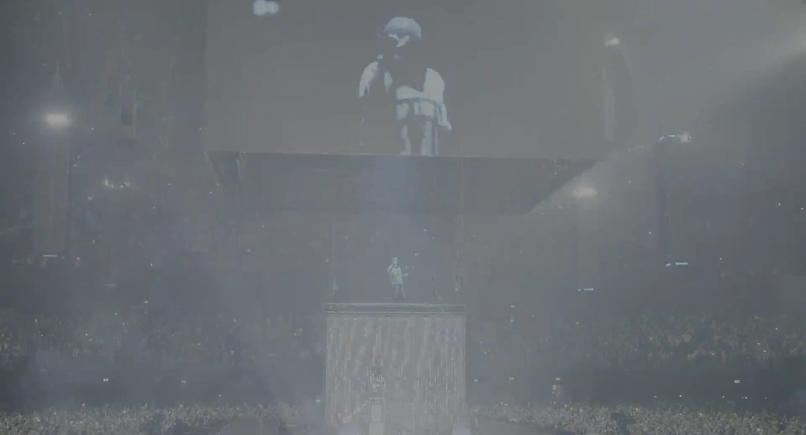 Billie Eilish - Hit Me Hard and Soft: The Tour (Live in 3D) screenshot 2