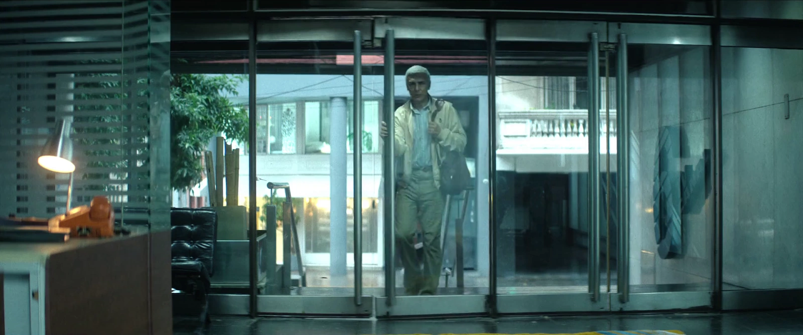 The Man Who Loved UFOs screenshot 1
