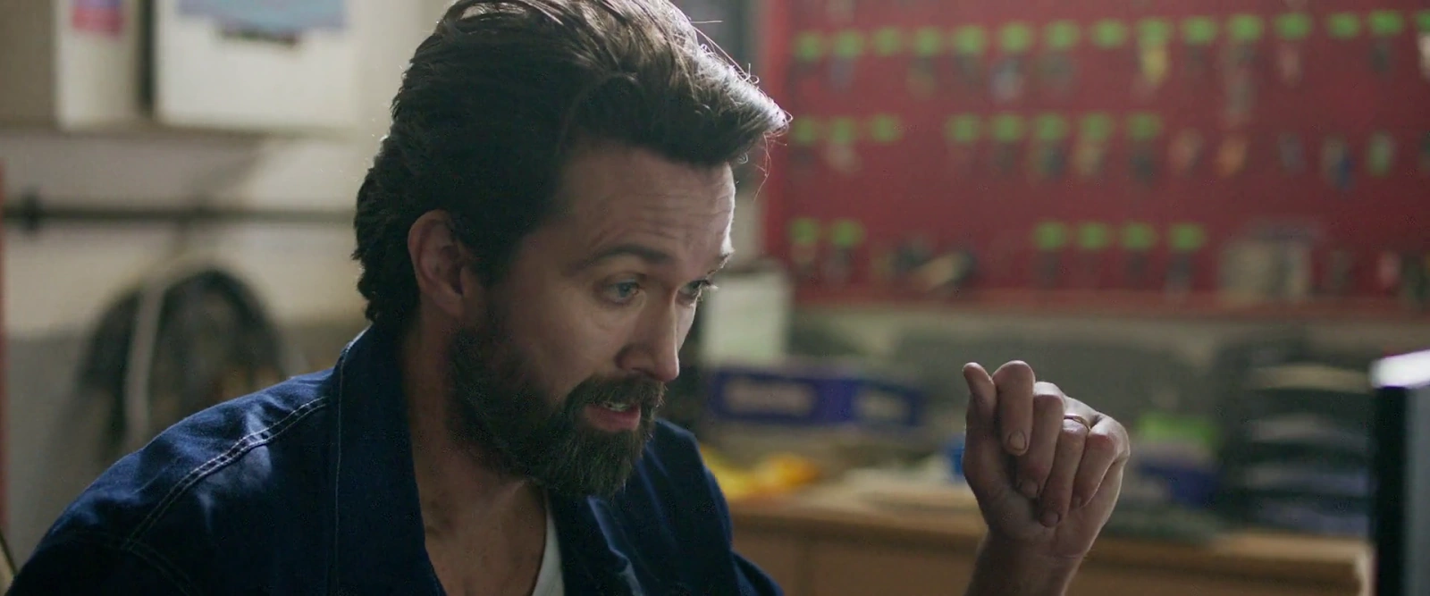 Strangers screenshot 1