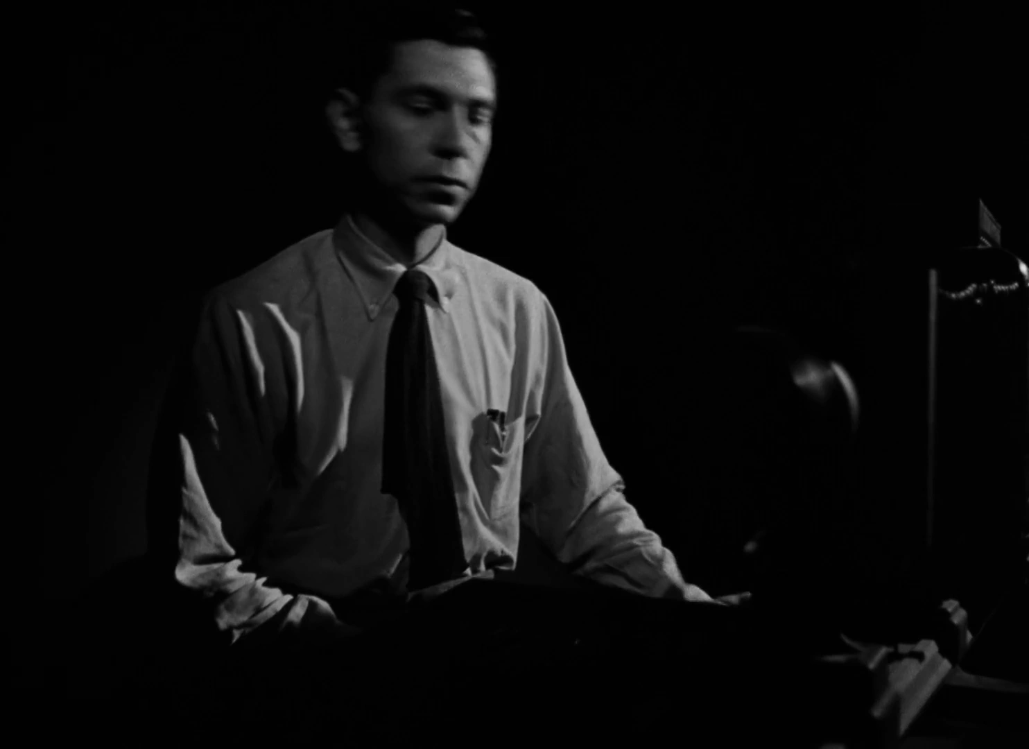 He Walked by Night screenshot 2