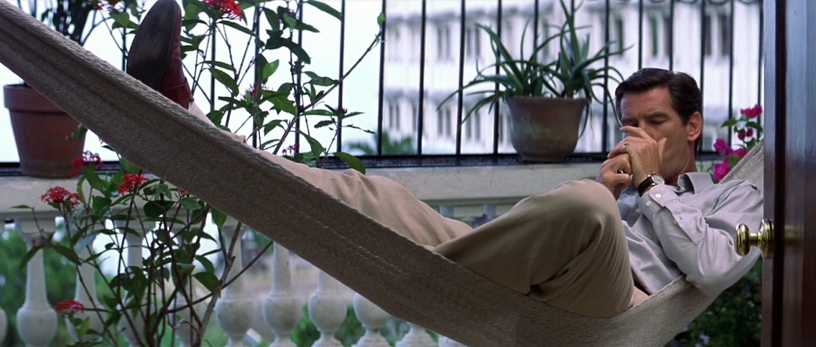 The Tailor of Panama screenshot 4