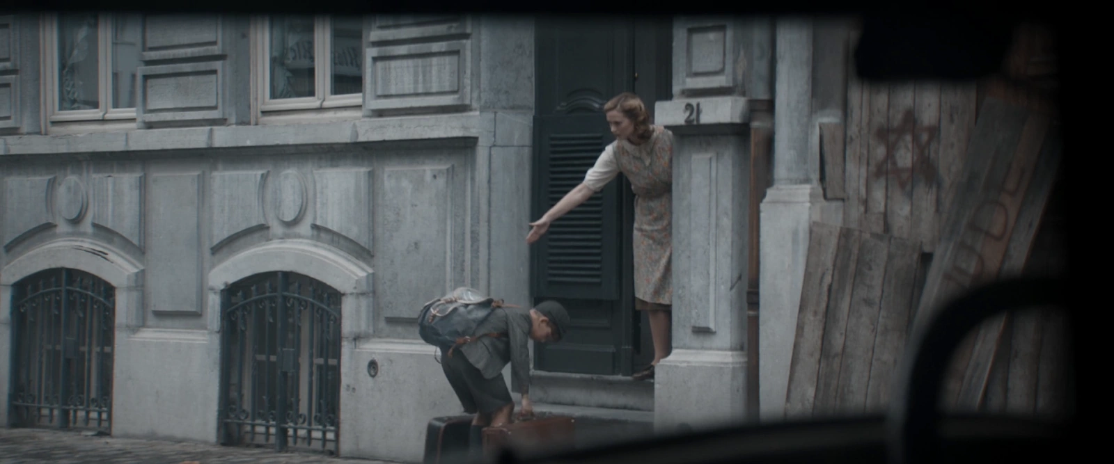 Where Hands Touch screenshot 1