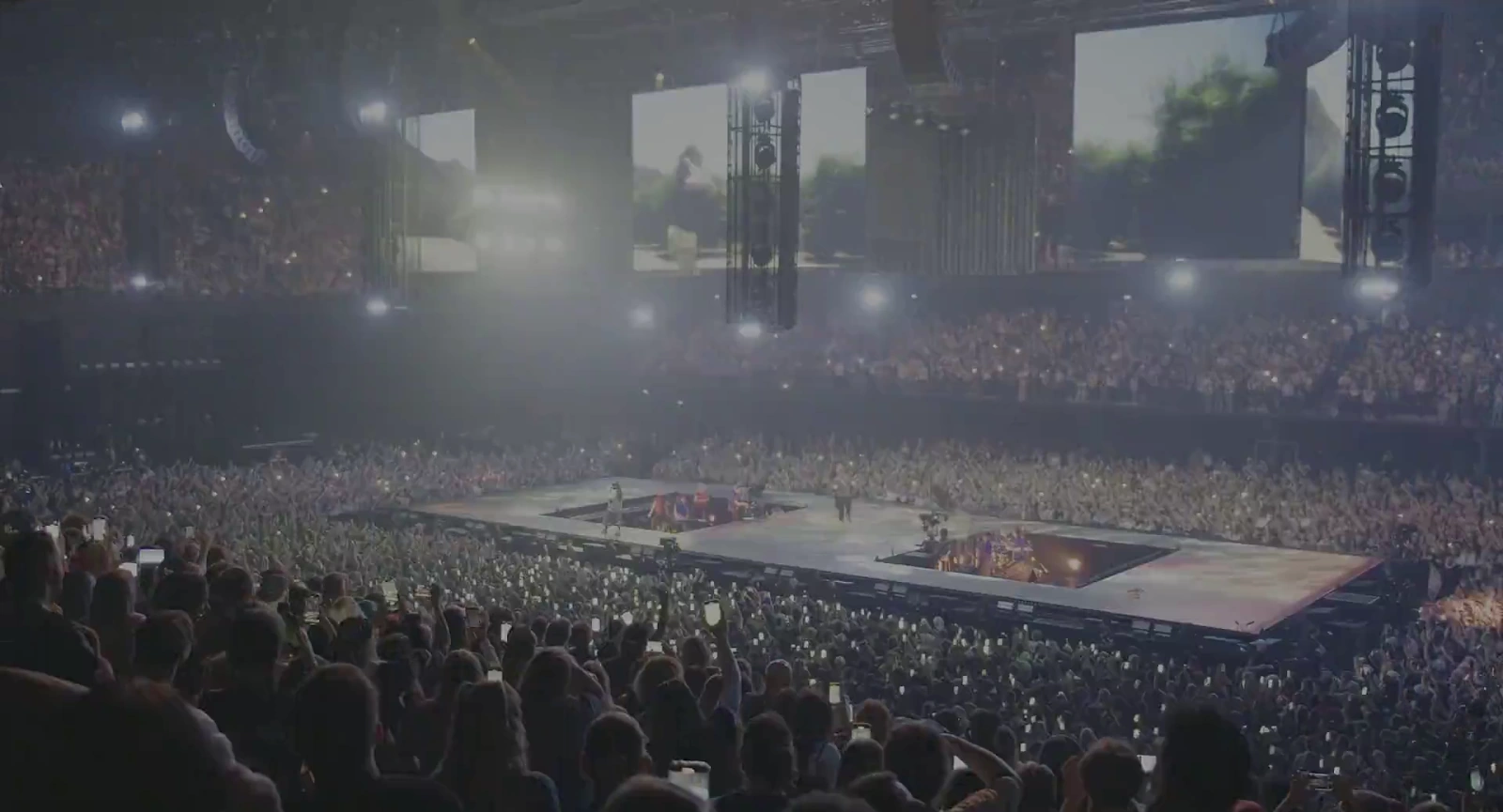 Billie Eilish - Hit Me Hard and Soft: The Tour (Live in 3D) screenshot 3