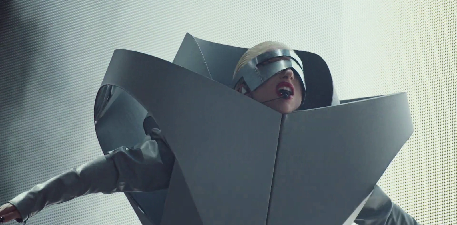 Gaga Chromatica Ball screenshot 3