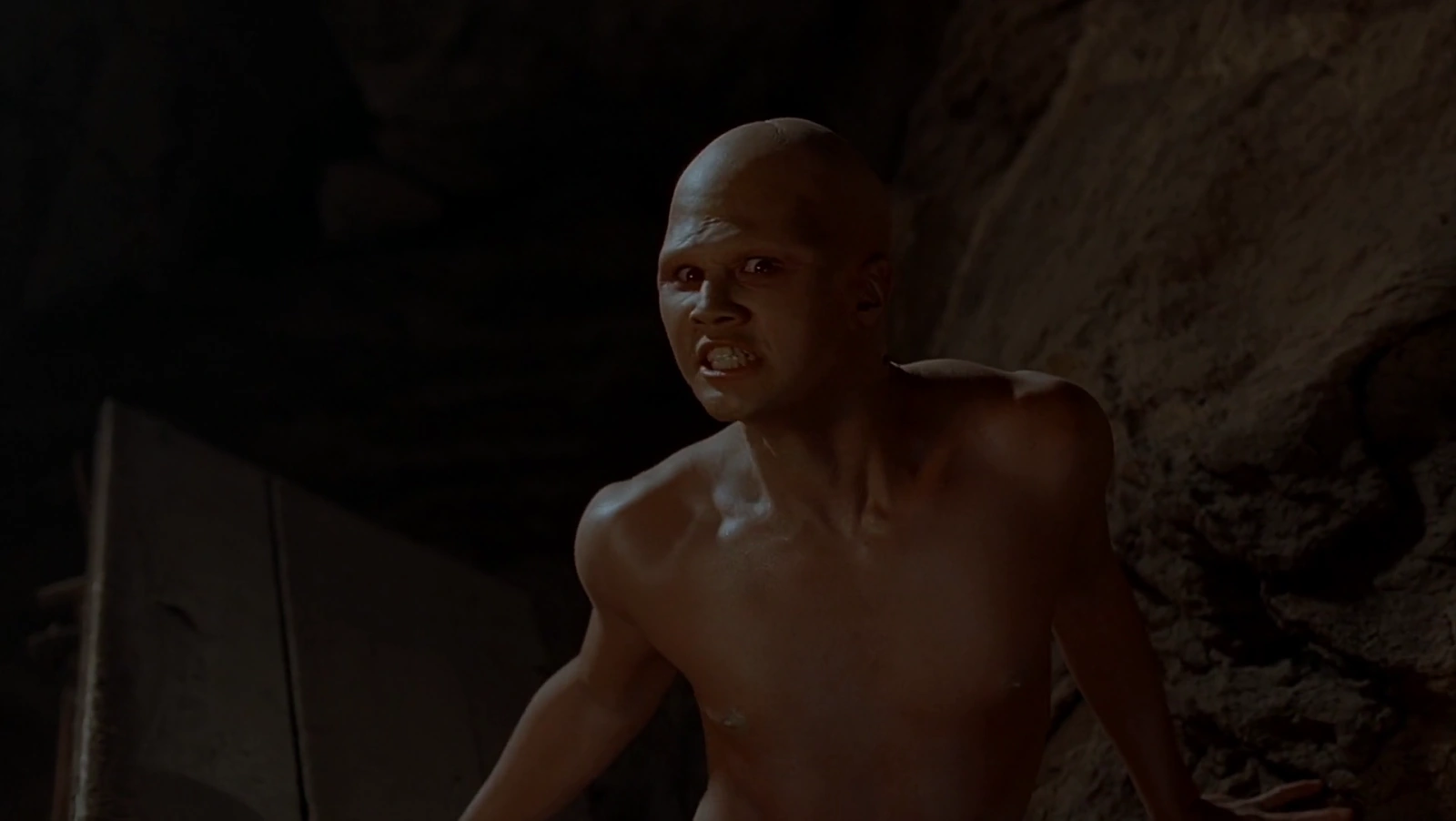 Dominion: Prequel to The Exorcist screenshot 4