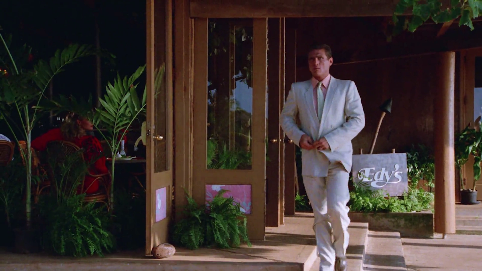 Hard Ticket to Hawaii screenshot 3