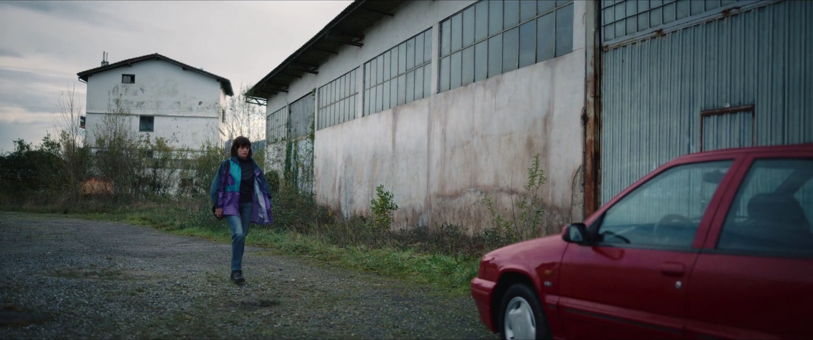 She Walks in Darkness screenshot 1