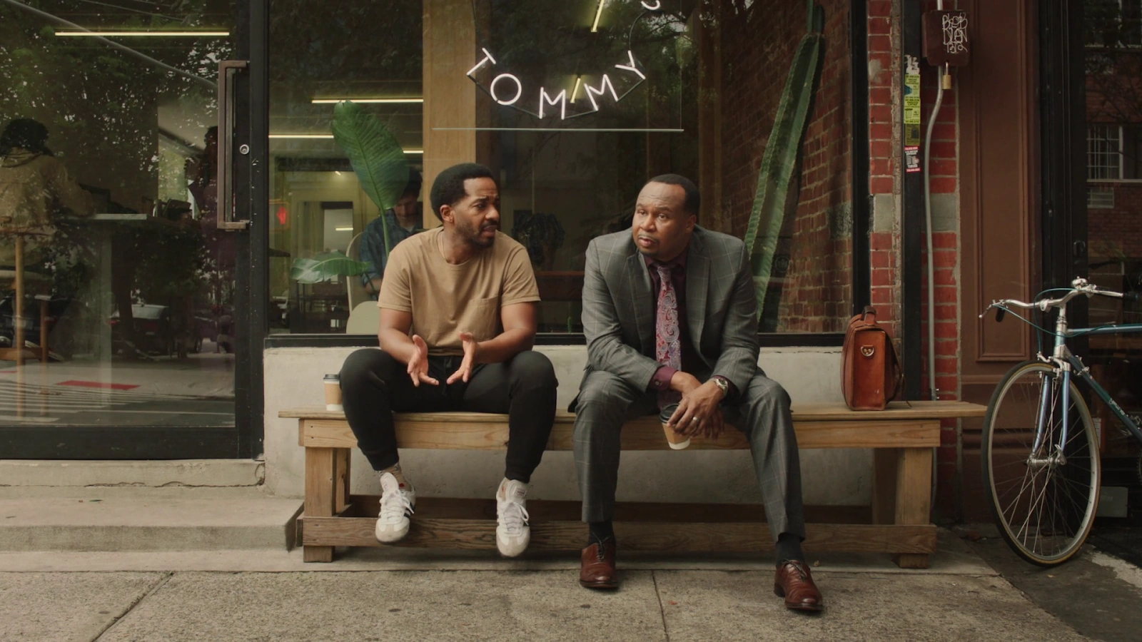 Love, Brooklyn screenshot 3