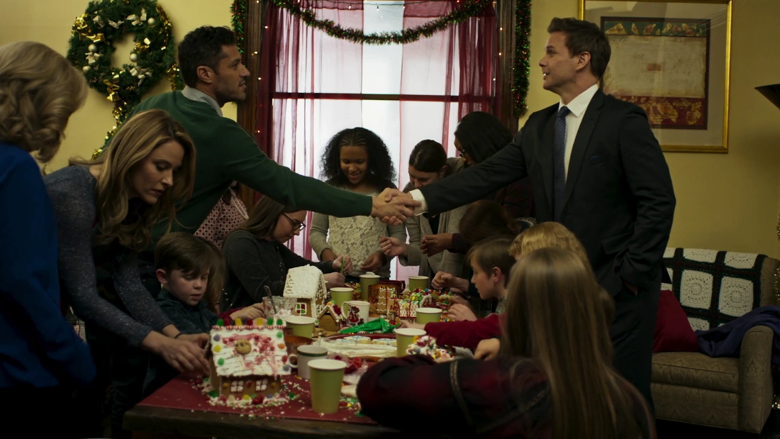 Christmas Wishes & Mistletoe Kisses screenshot 3