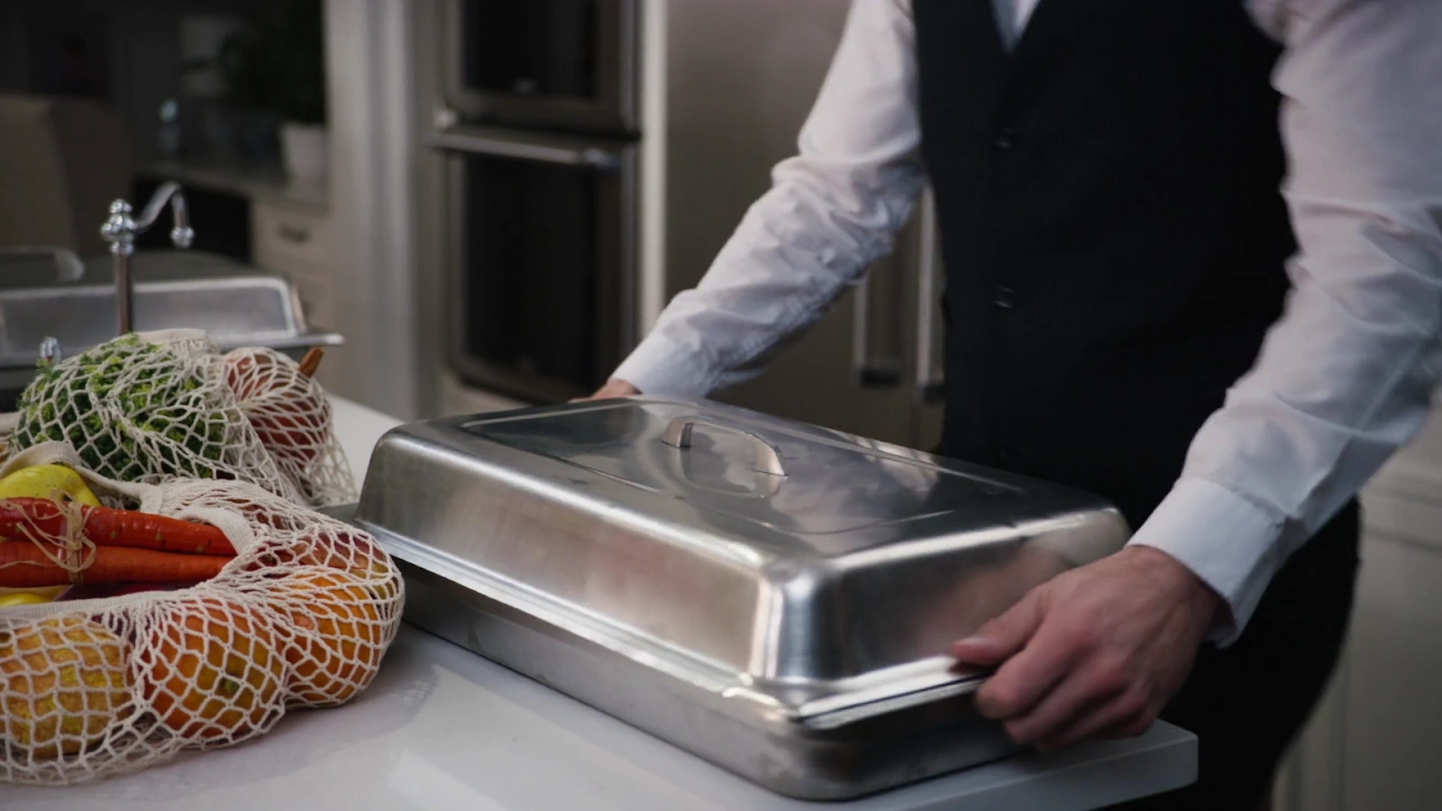 Curious Caterer: Dying for Chocolate screenshot 2