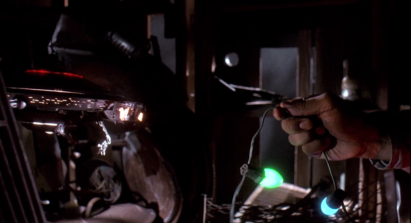 *batteries not included screenshot 1